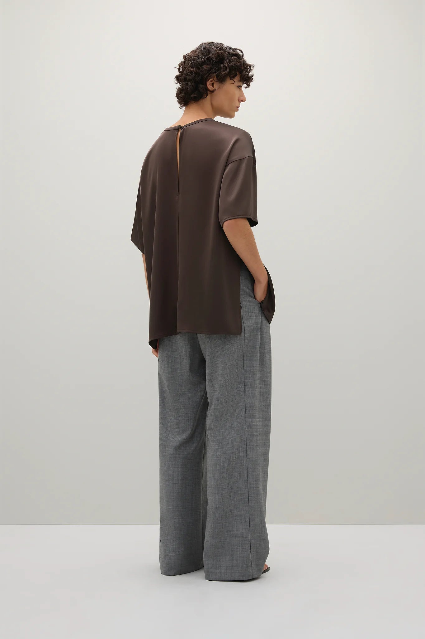 A Emery Bristowe T-Shirt in Umber