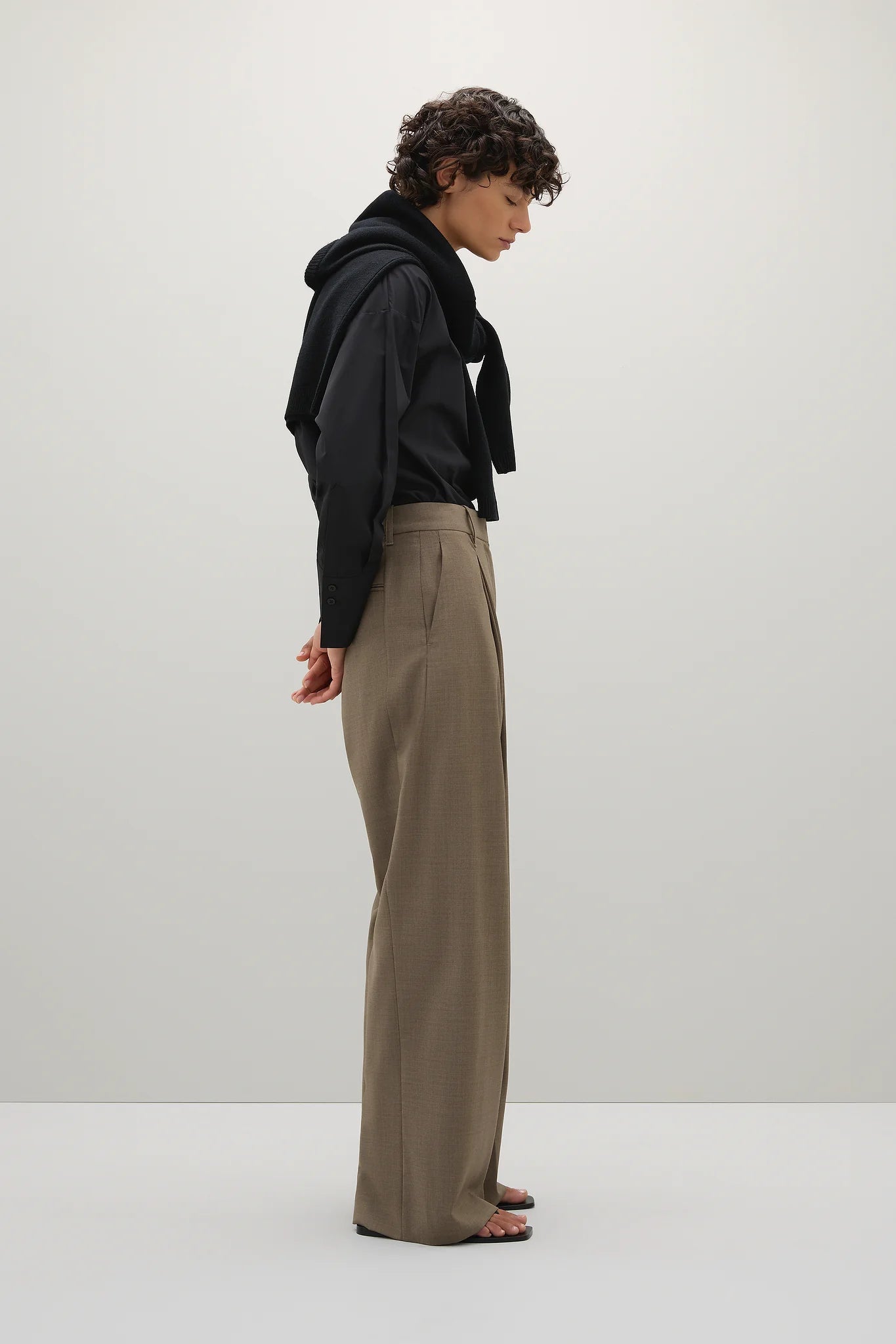 A Emery Goddard Pant in Flax Melange