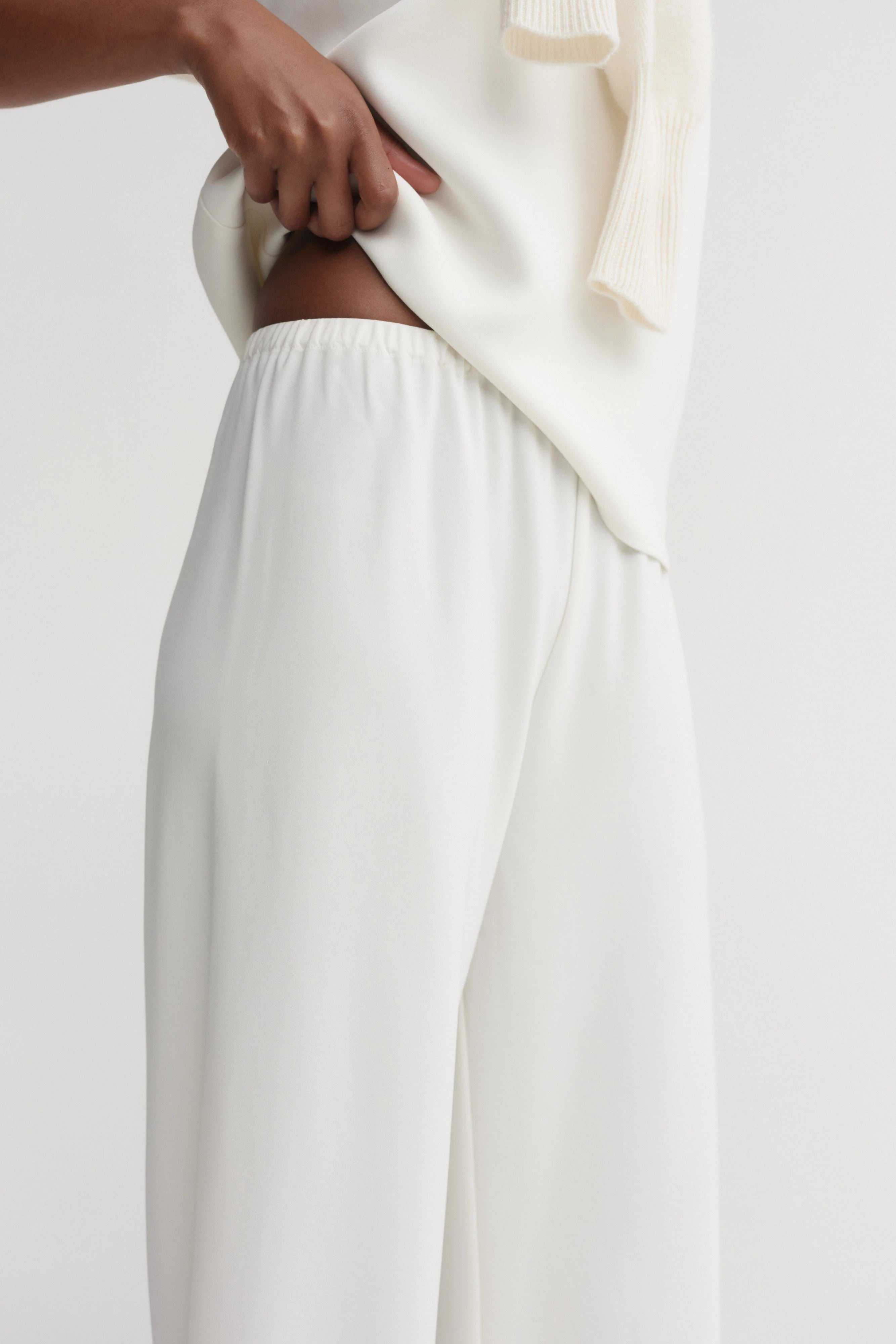 Almada Bea Crepe Pant in Cream