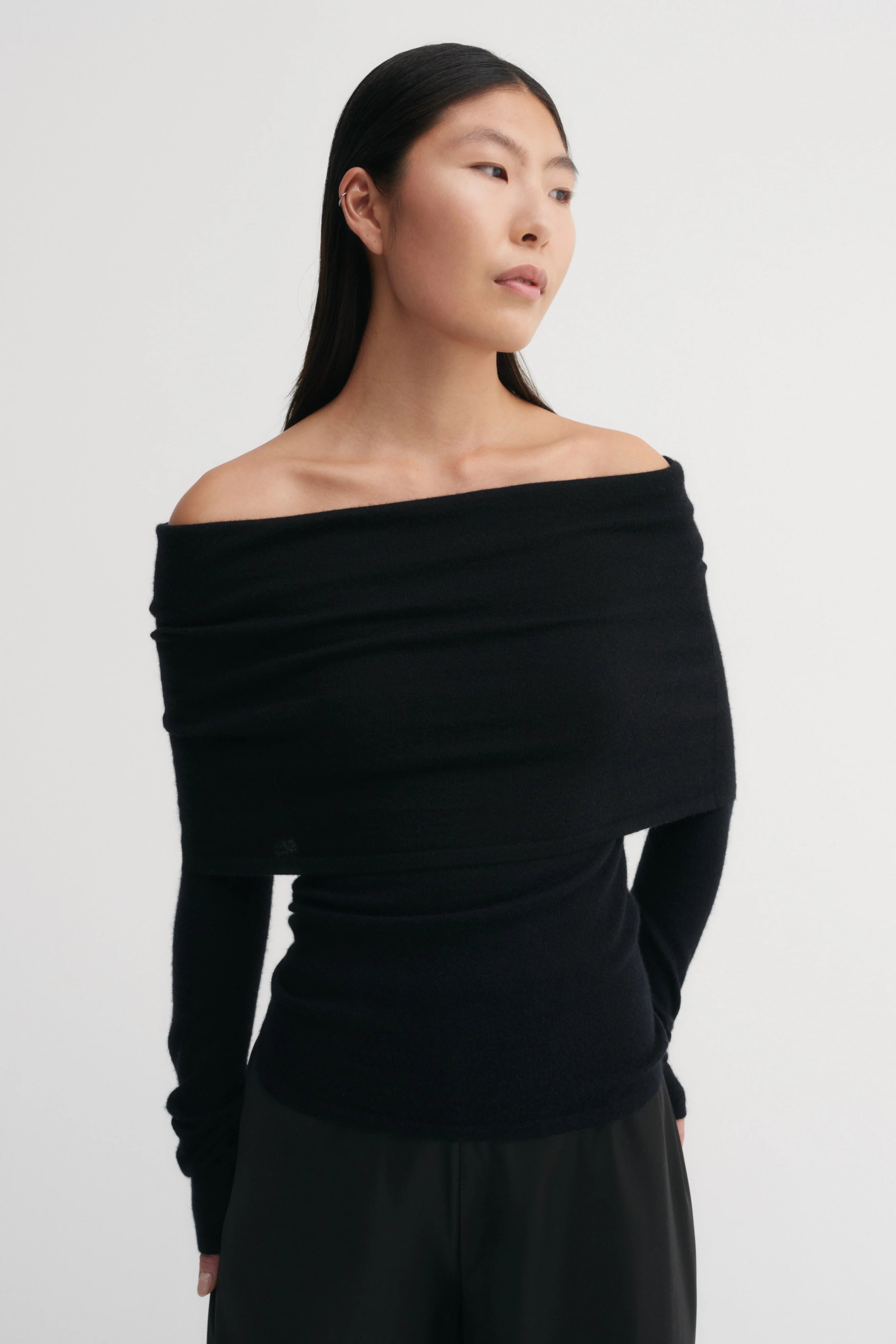 Almada Cara Off Shoulder Top in Black