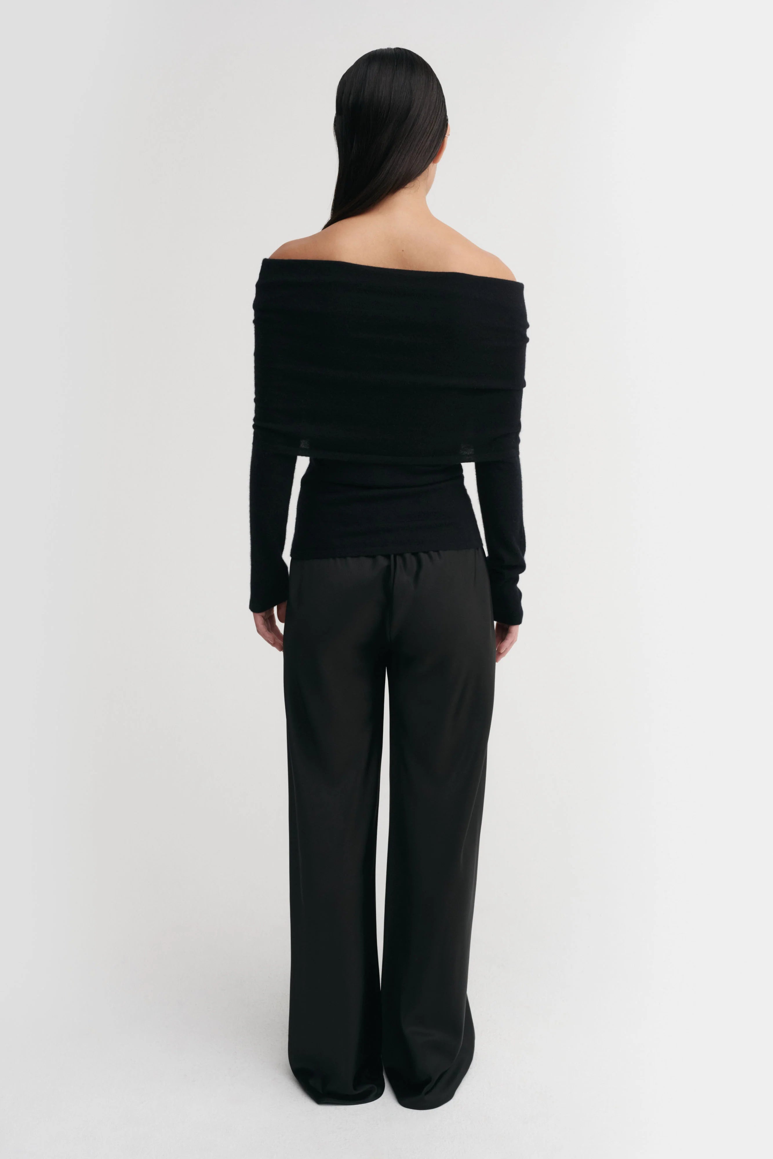 Almada Cara Off Shoulder Top in Black