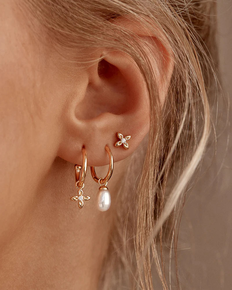 By Charlotte Live in Light Stud Earring in 18K Gold Vermeil