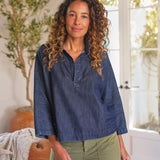 Frank and Eileen Gabi Popover Shirt in Vintage Dark Wash