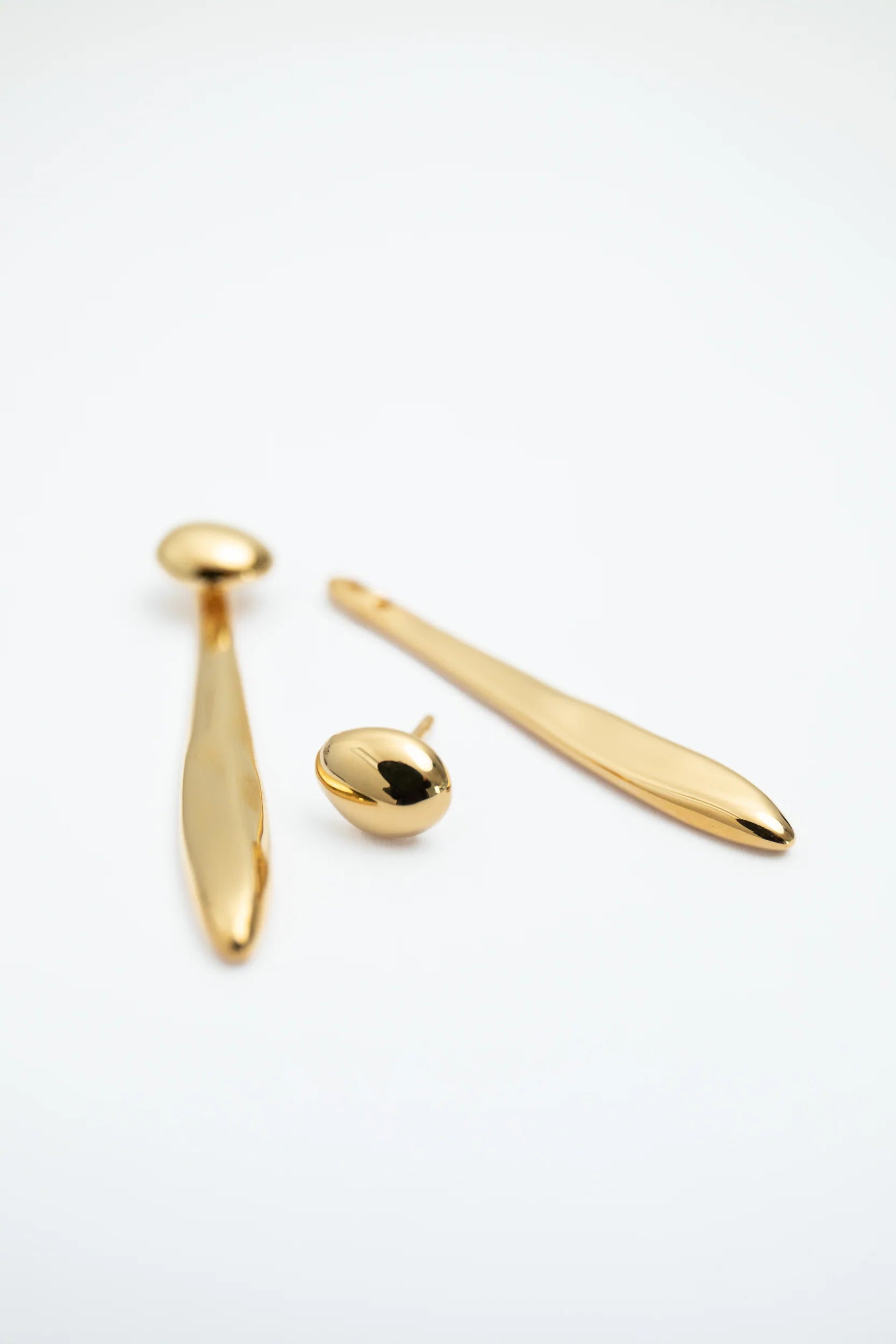 Nina Gordon Verso Drop Earrings in Gold