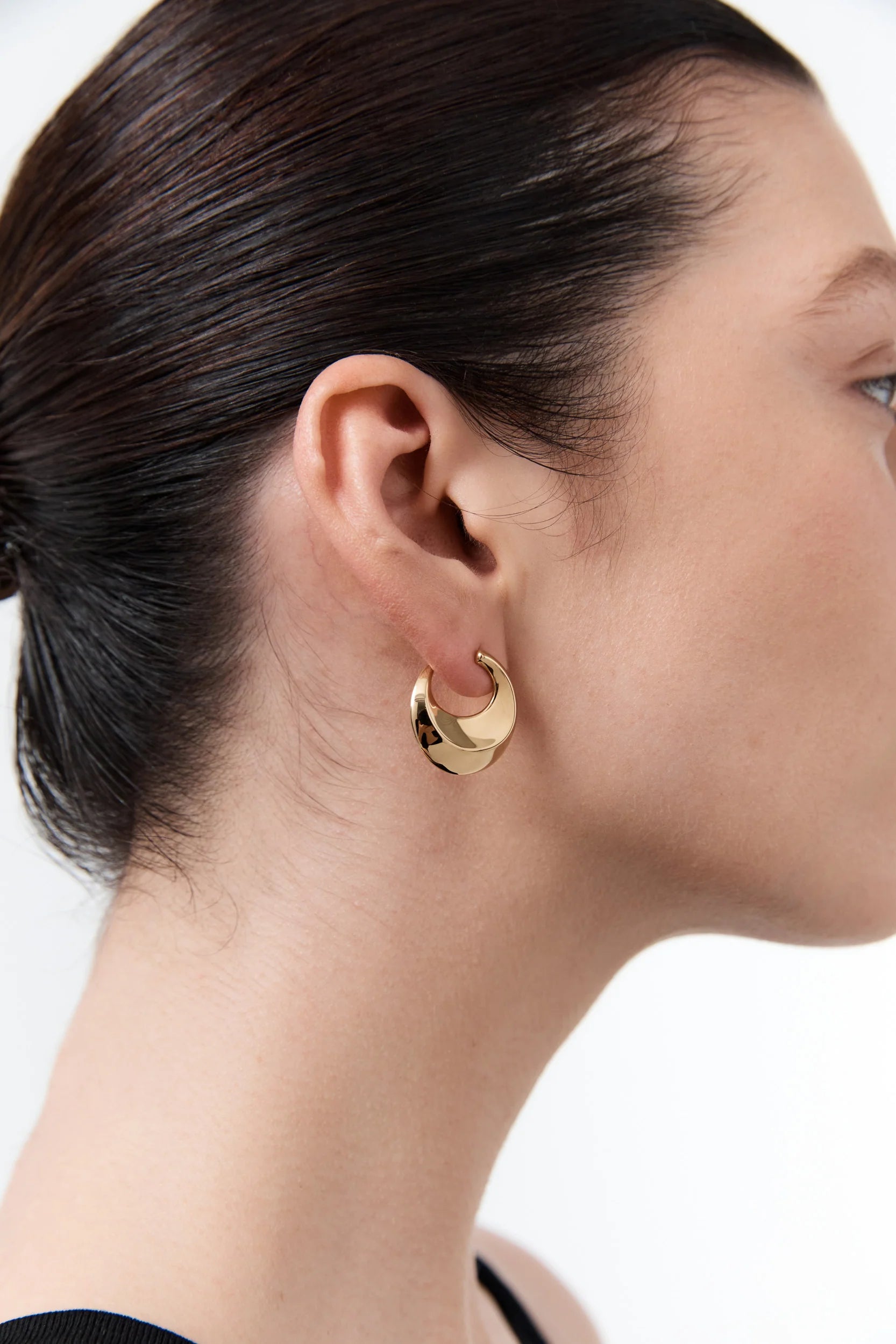 Nina Gordon Open Earrings in Gold