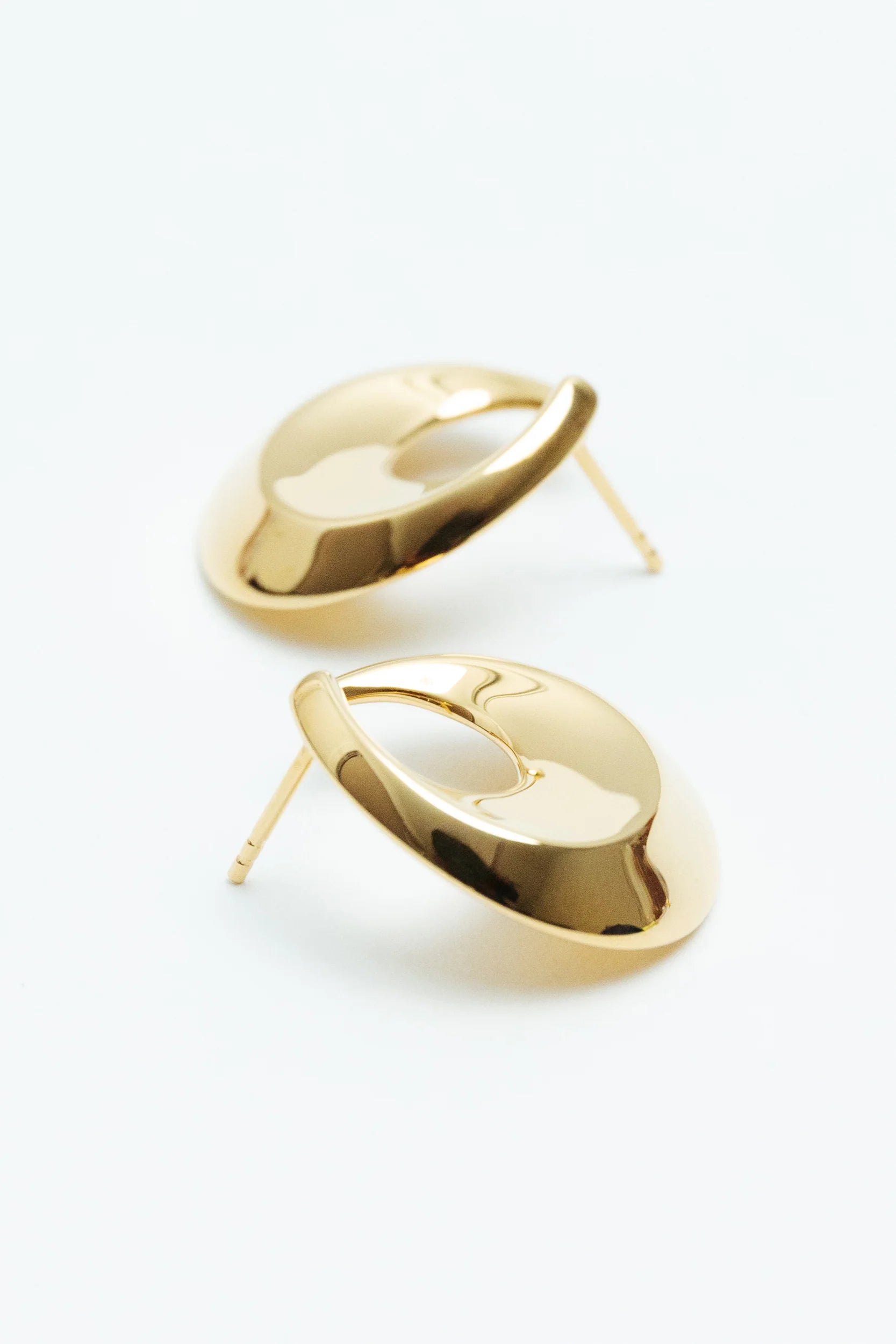 Nina Gordon Open Earrings in Gold