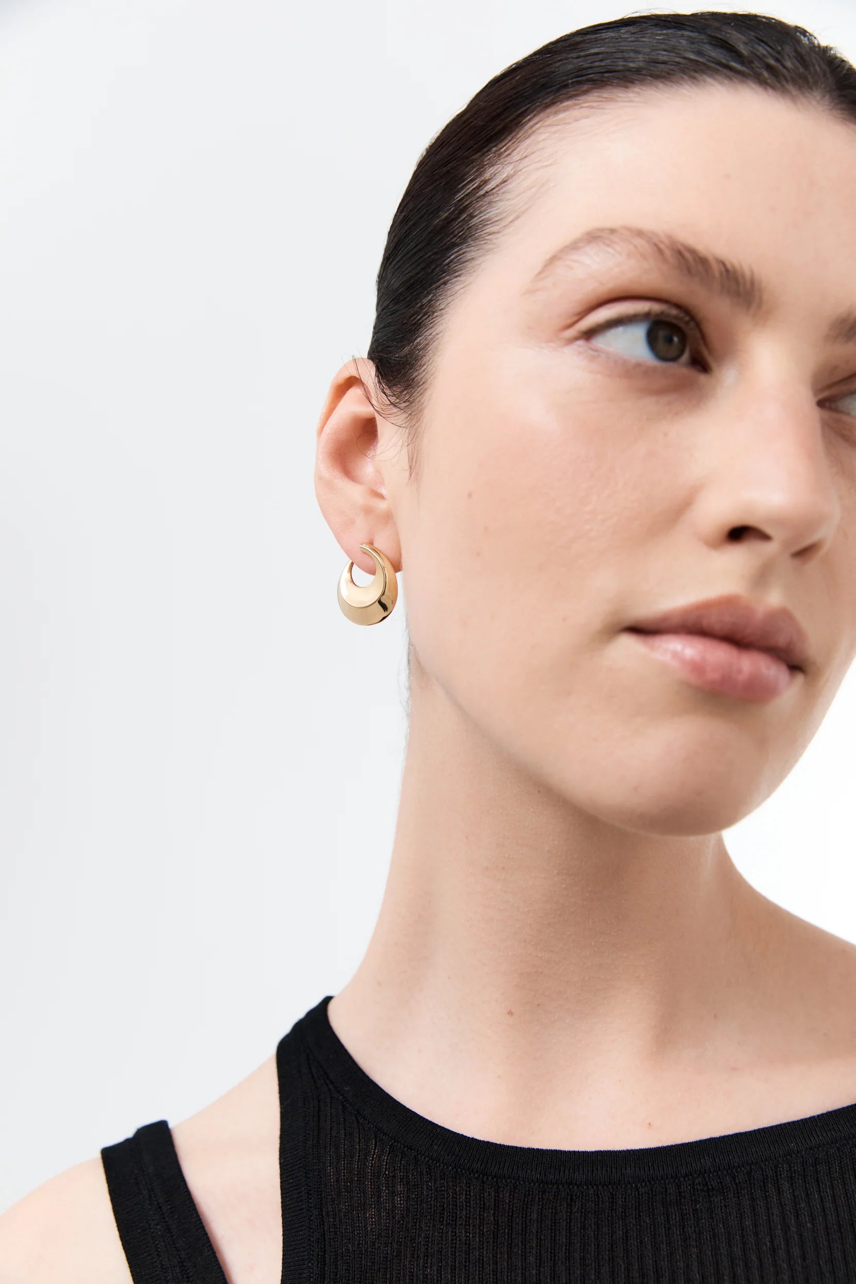 Nina Gordon Open Earrings in Gold