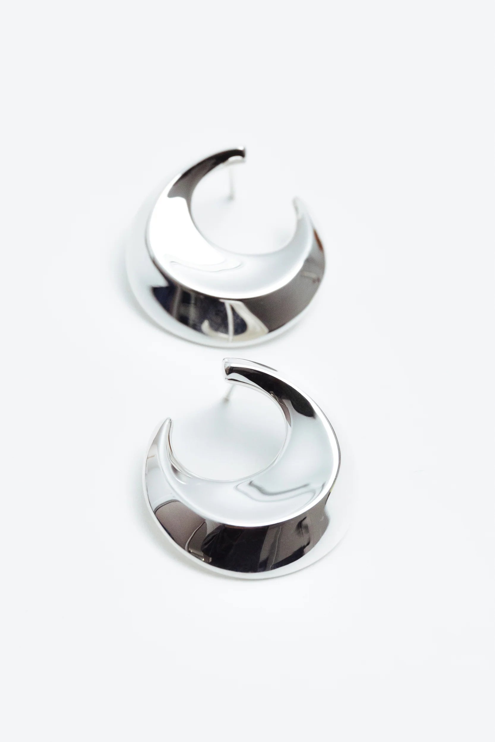 Nina Gordon Open Earrings in Silver