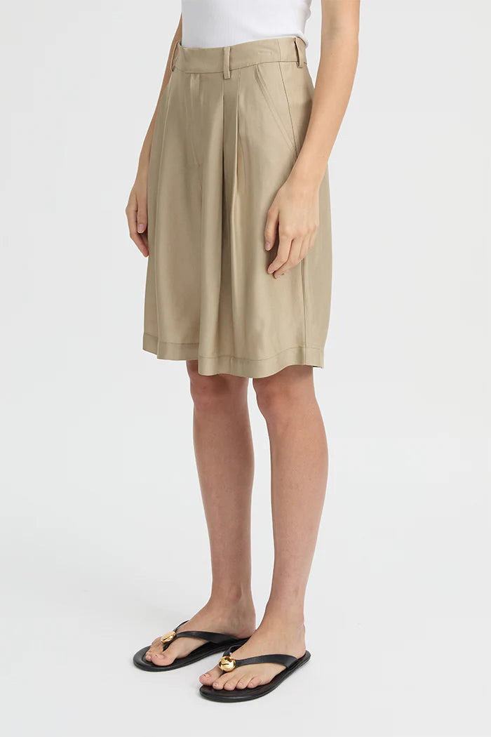 Blanca Olivia Short in Beige