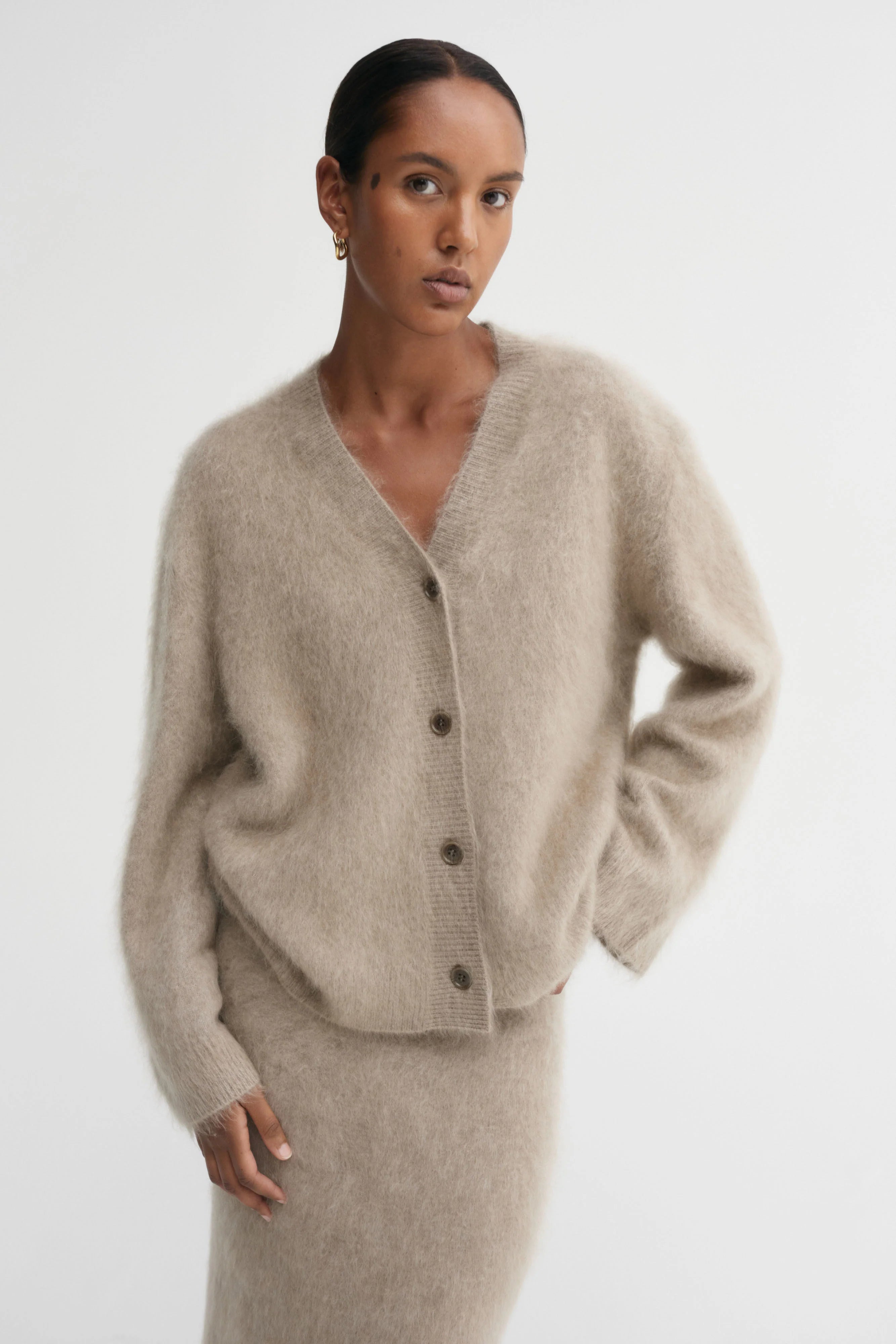 Almada Macy Cardigan in Nougat