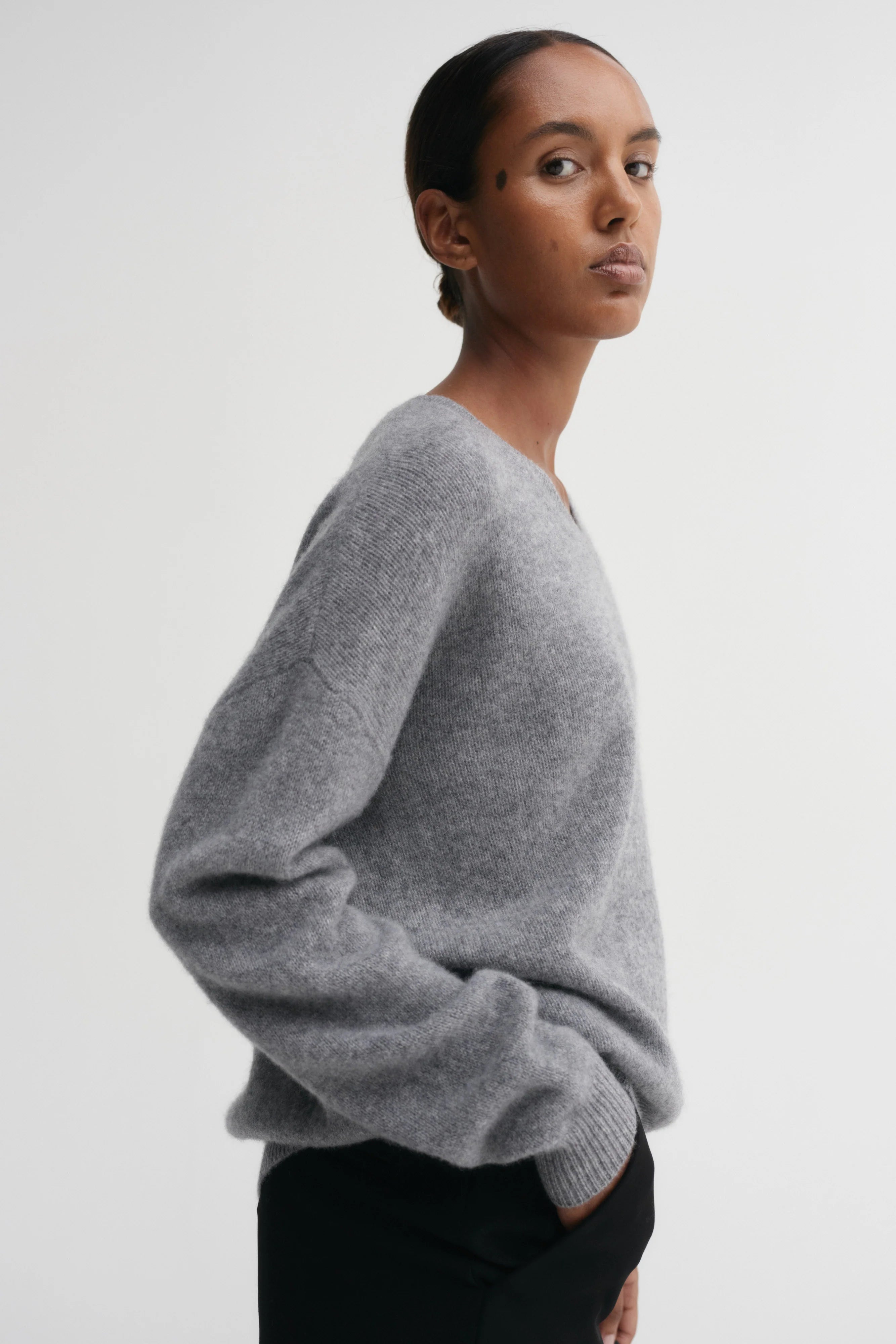 Almada Zaya V Neck Sweater in Grey