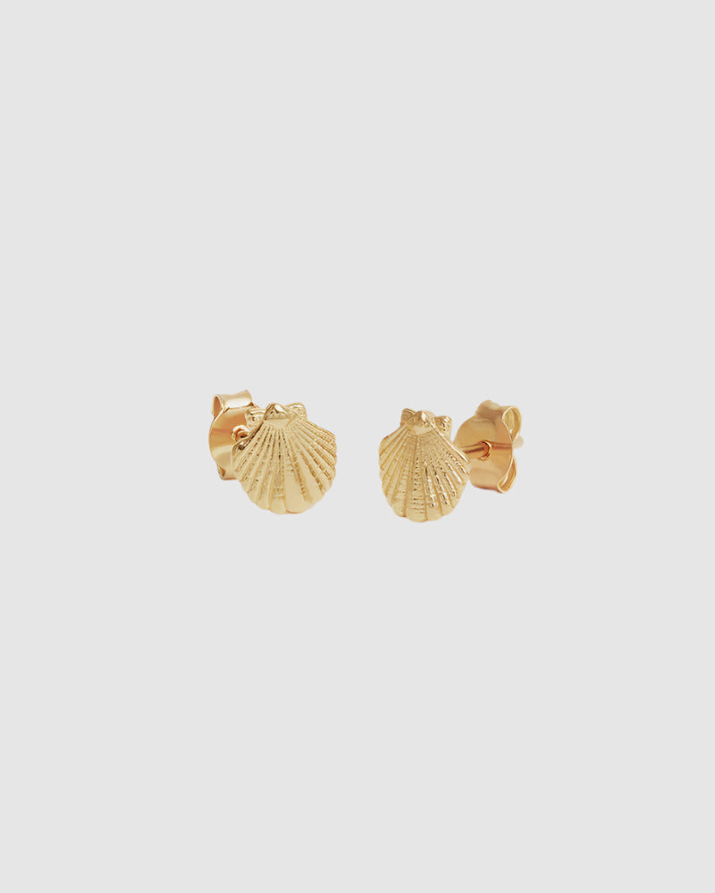 By Charlotte By The Shore Shell Stud Earrings in 18K Gold Vermeil