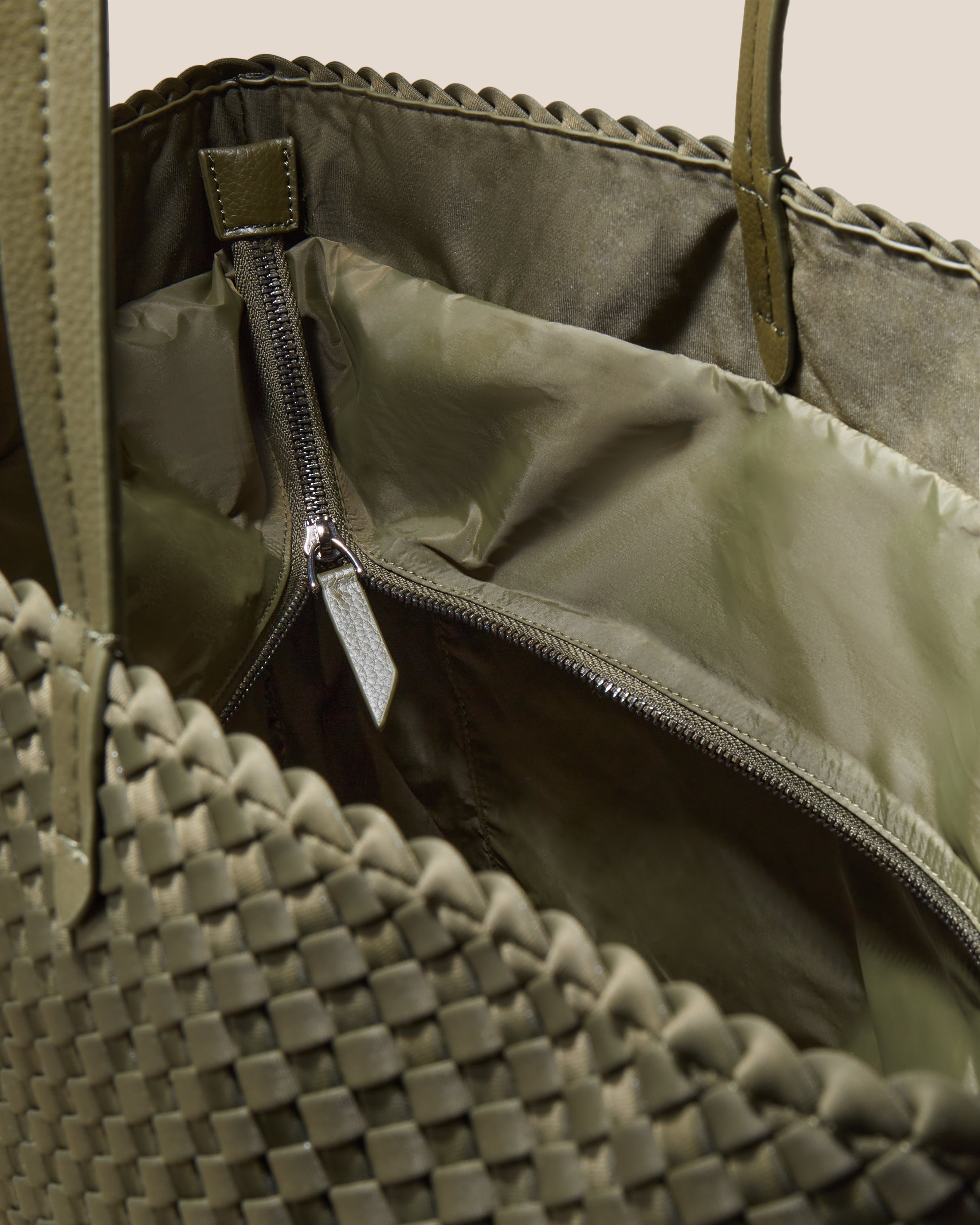 Jetsetter Large Tote | Olive