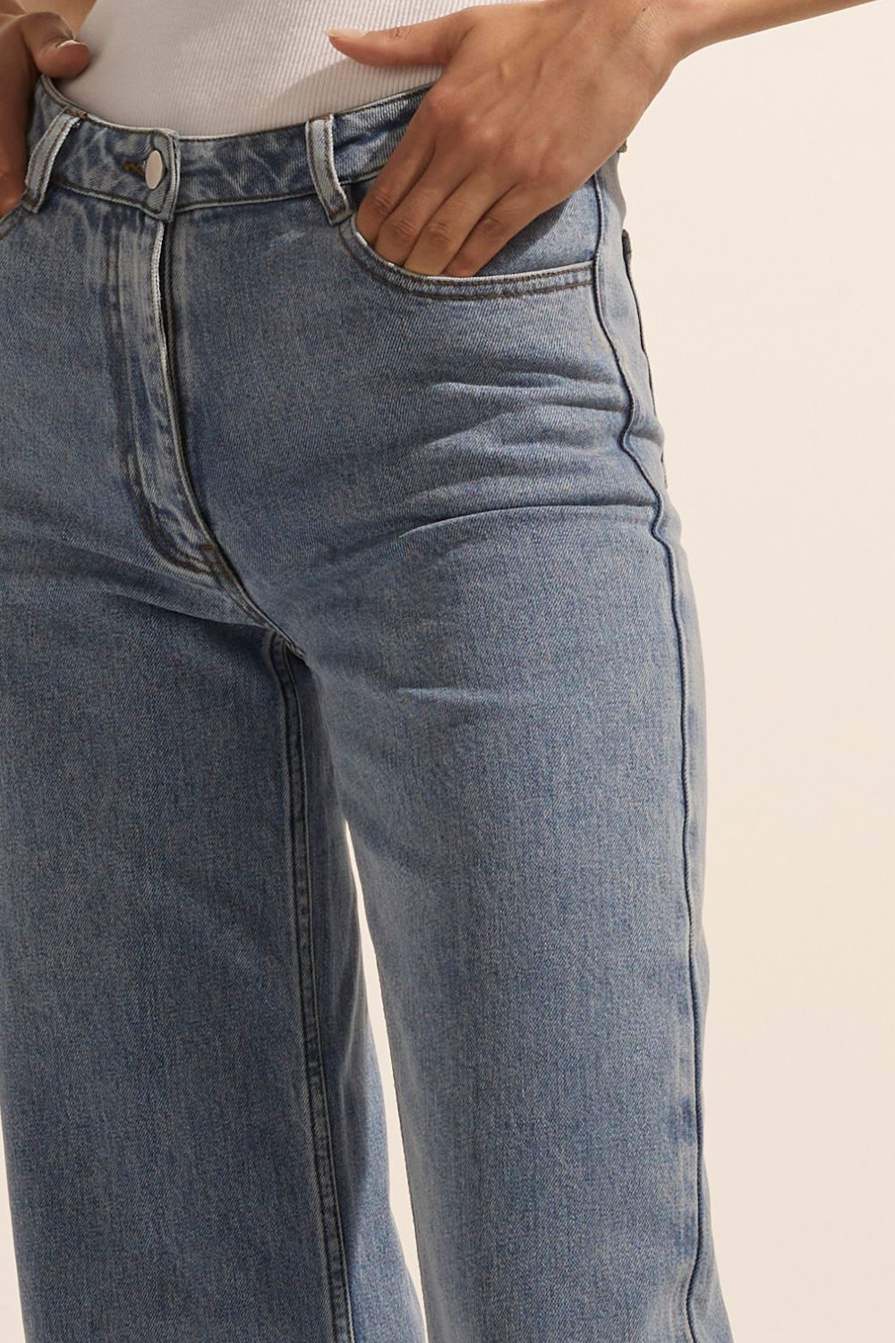 Zoe Kratzmann Magnet Jean in Washed Denim