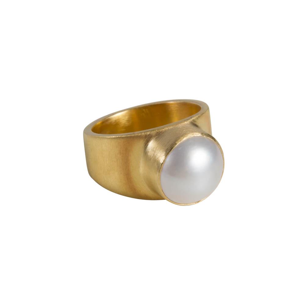 Fairley Pearl Dome Ring - Gold
