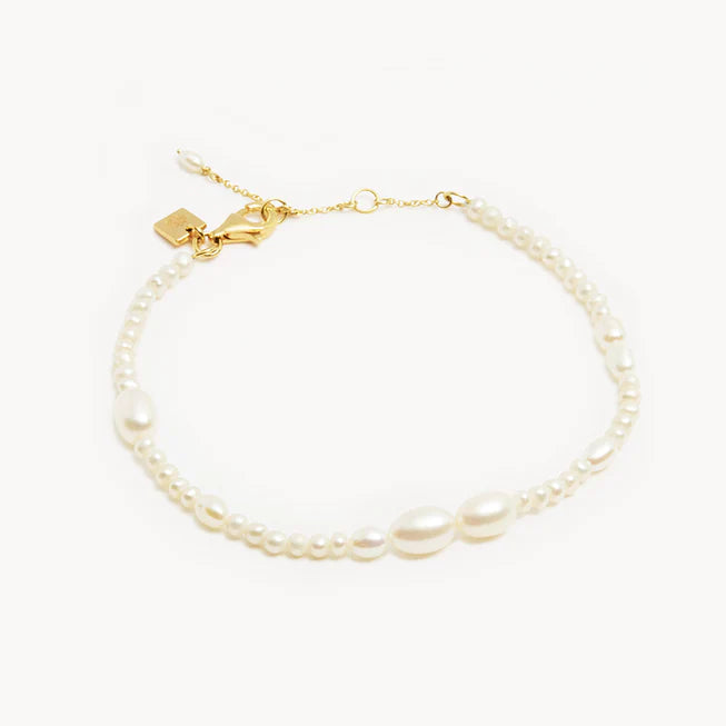 By Charlotte 18k Gold Lunar Light Pearl Bracelet